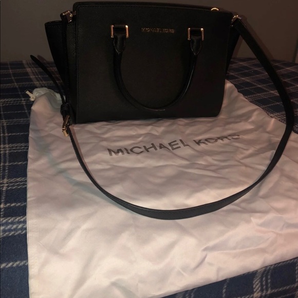 Black Medium Selma Saffiano Leather Handbag - Picture 5 of 7